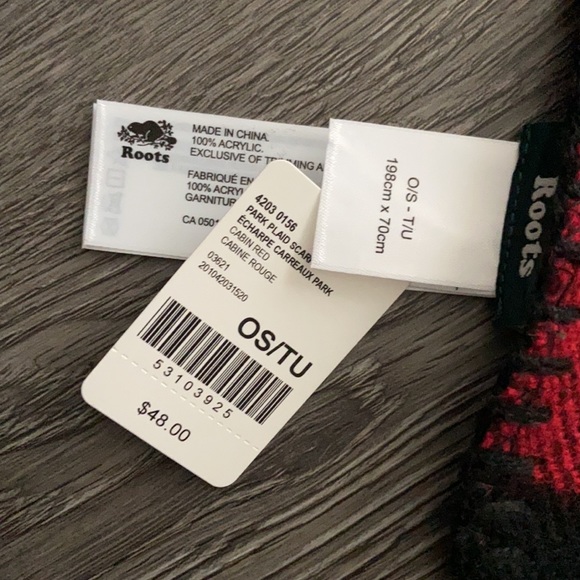 🎁NEW WITH TAGS - Roots scarf new with tags - Picture 3 of 4
